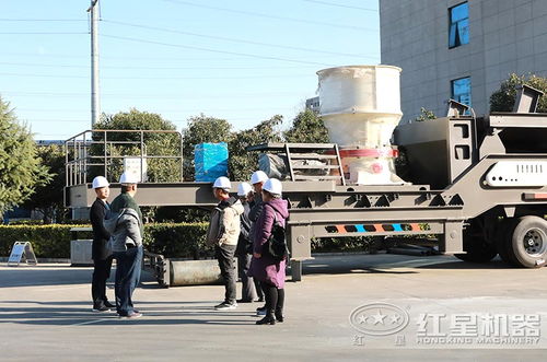 小型流動(dòng)磕石機(jī) 小產(chǎn)量移動(dòng)碎石子機(jī)大約多少錢一臺(tái)