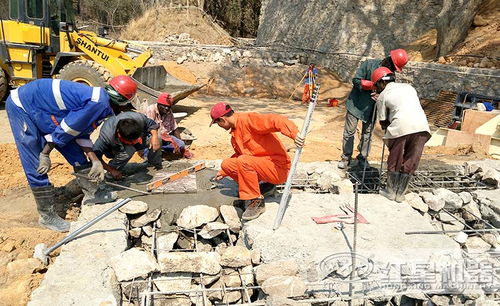 砂石生產(chǎn)線設(shè)備配置 因地制宜與良器助力的智慧